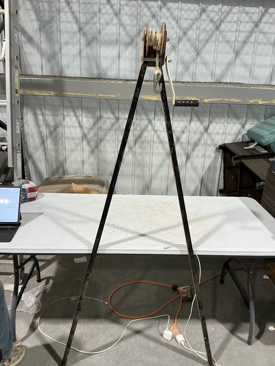 Unbranded Game Hoist