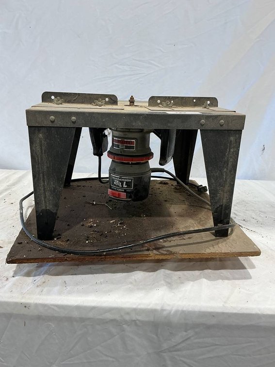 Craftsman Router Table with 1-1/2HP Craftsman Router