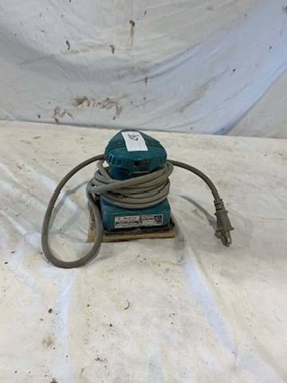 Makita Finishing Sander