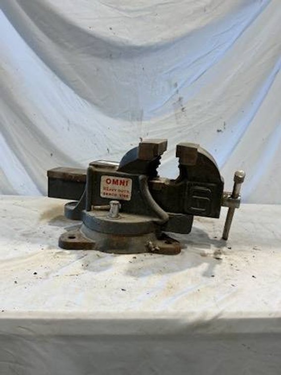 Omni 6" Heavy-Duty Bench Vise