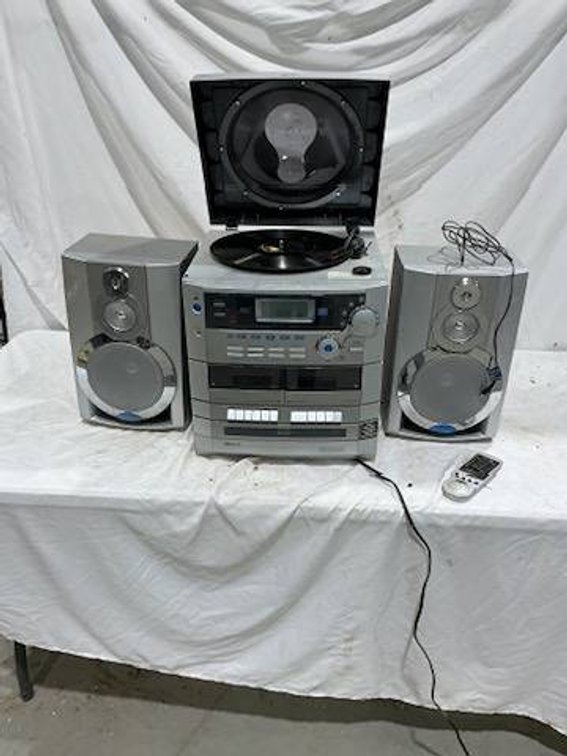 GPX 5 Compact Disc Stereo Home Music System