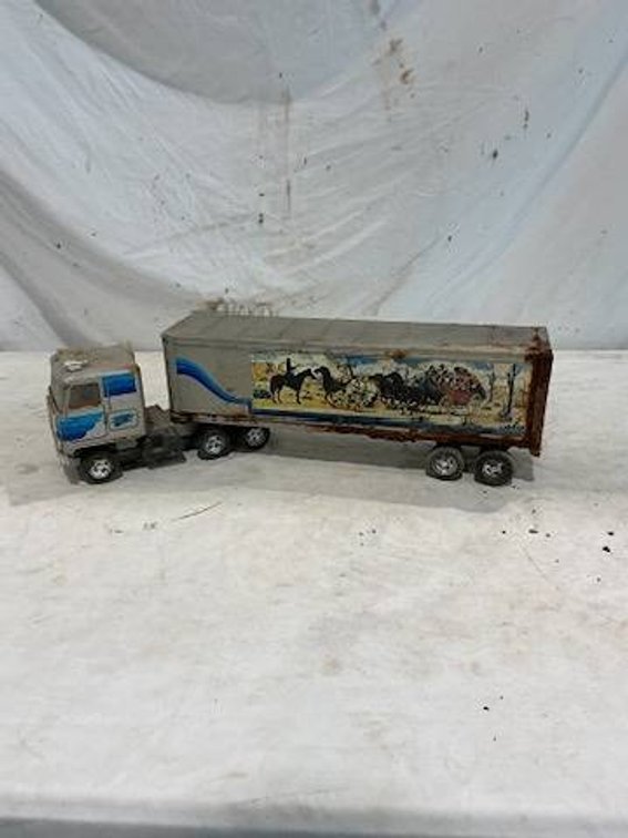 Vintage Ertl 1:16 Scale Die-Cast Smokey And The Bandit II Semi-Tractor with Die-Cast Trailer