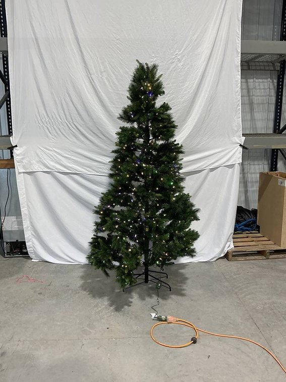 Home Accent Holiday Christmas Tree 7.5ft