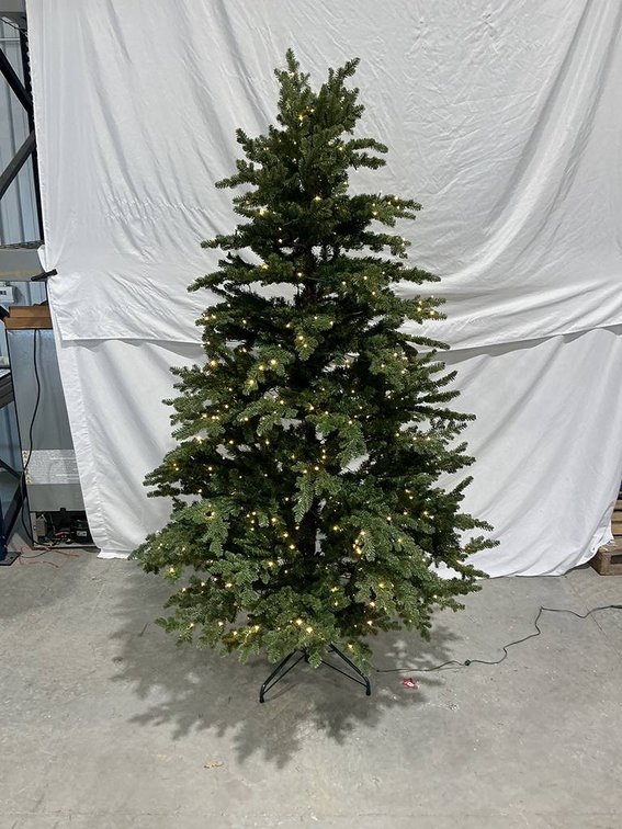 Home Accent Holiday Christmas Tree 7.5ft