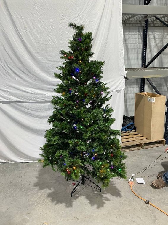 Home Accent Holiday Christmas Tree 7.5ft