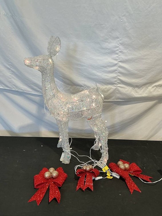 Home Accents Holiday Deer Family Decoration