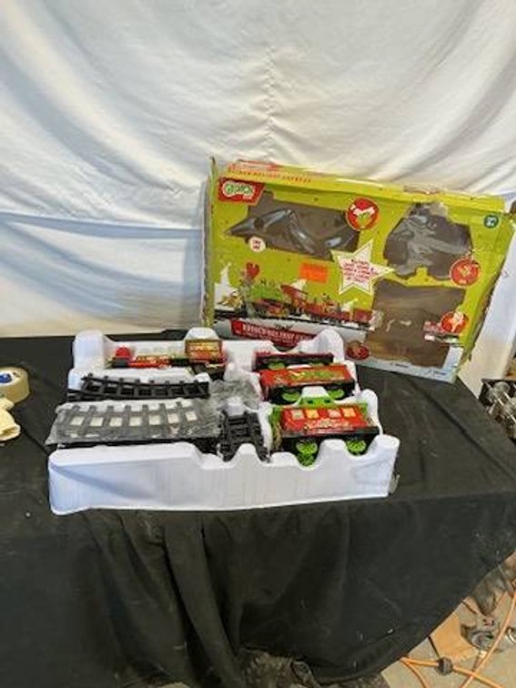 The Grinch Train Set