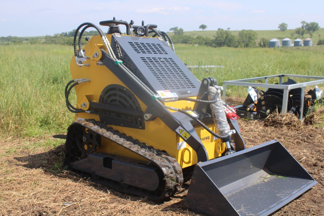 2025 Landhero Stand On Mini Skidsteer