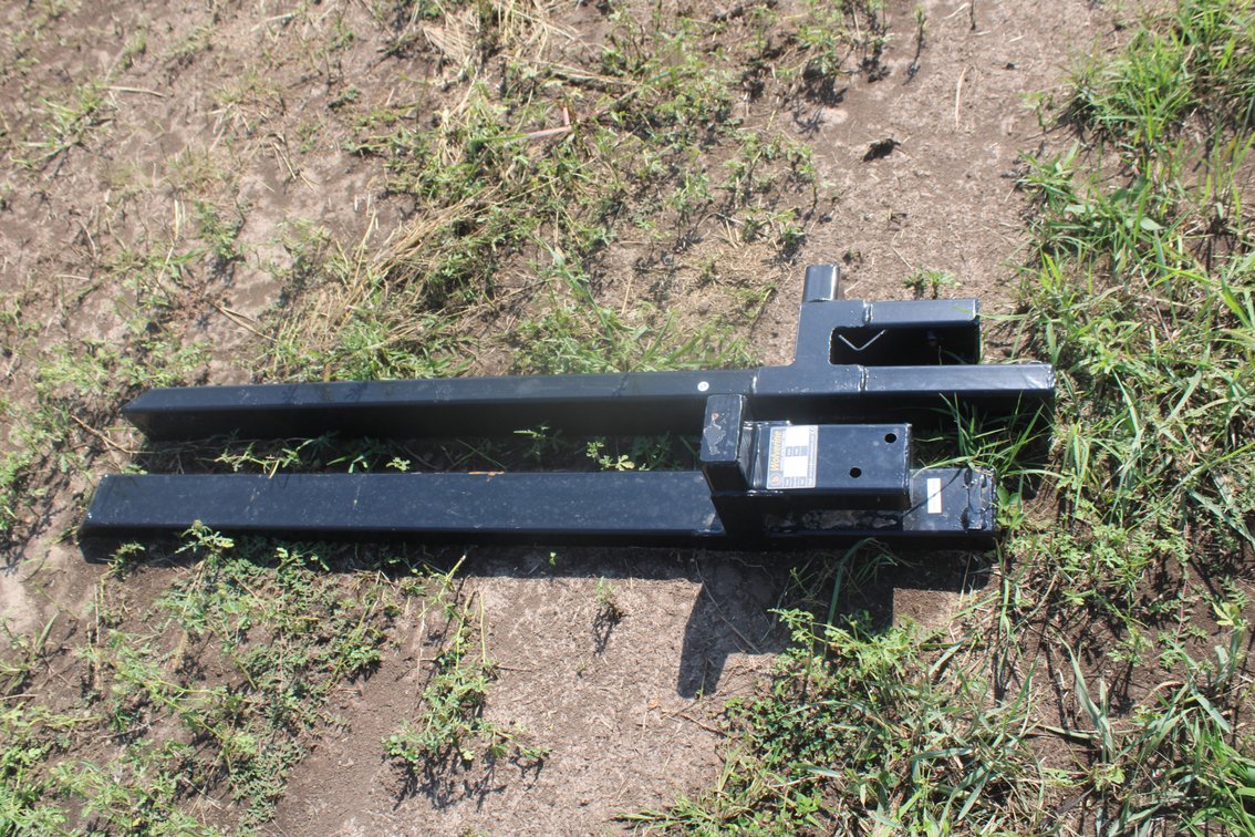 Unused Wolverine Clamp On Pallet Forks