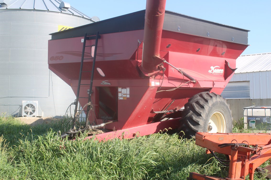 Demco 656 Grain Cart