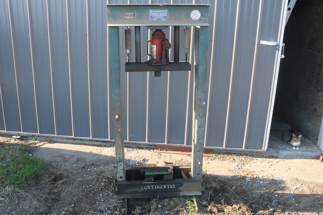 Continental 30 Ton Press