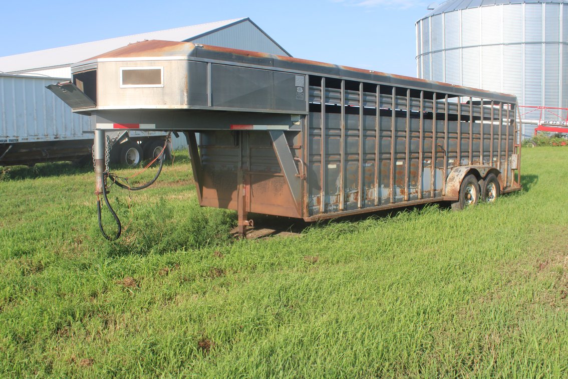 Titan 26' Livestock Trailer