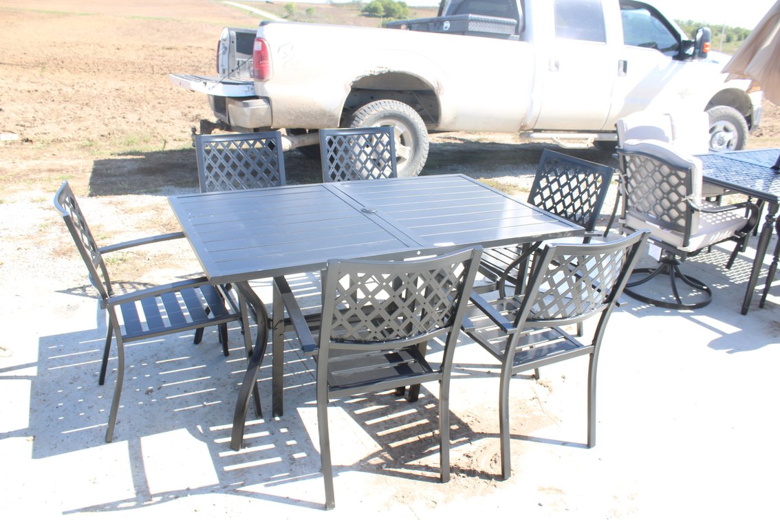 Outdoor Patio Table & 6 - Chairs
