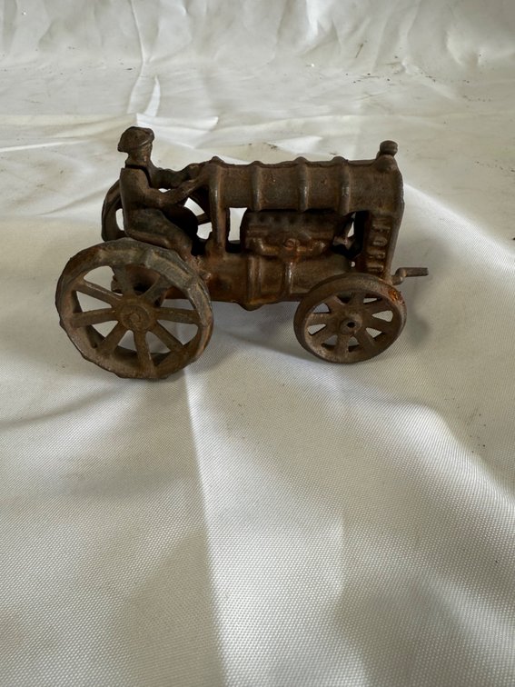 Ford Diecast Tractor 1/16 Scale