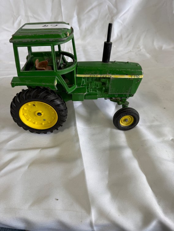 John Deere 4440 Tractor 1/16 Scale 