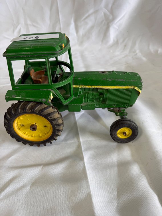 John Deere 4230 Tractor 1/16 Scale