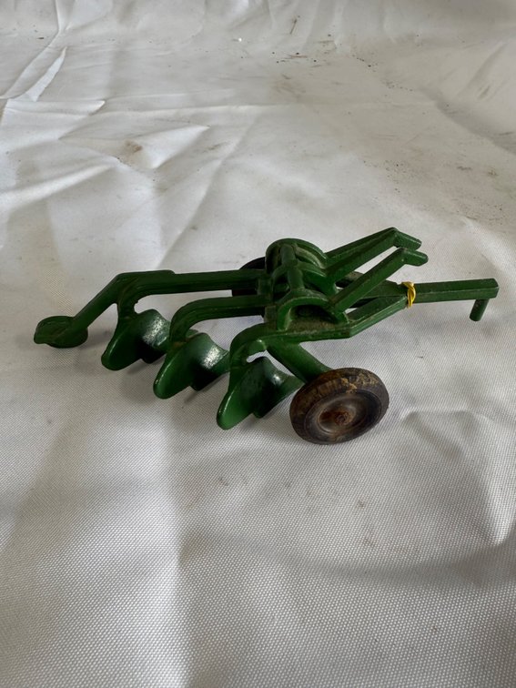 John Deere 1/16 Scale 3 Bottom Plow