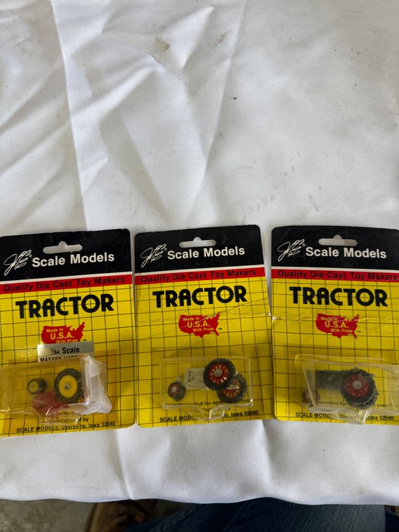 Set of 3 - Scale Models Tractors 1/64 Scale