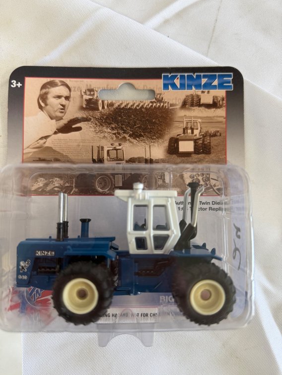 Spec Cast Kinze 1/64 Scale "Big Blue" Tractor