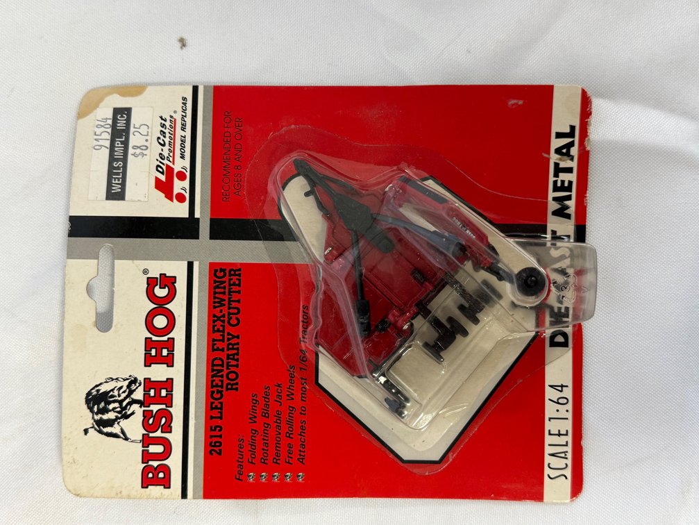 Die Cast Promotions by ERTL Bush Hog 2615 Legend Flex Wing Rotary Cutter 1/64 Scale
