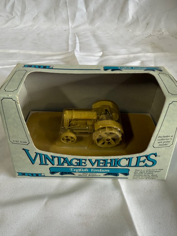 ERTL Vintage Vehicles English Fordson 1/43 Scale