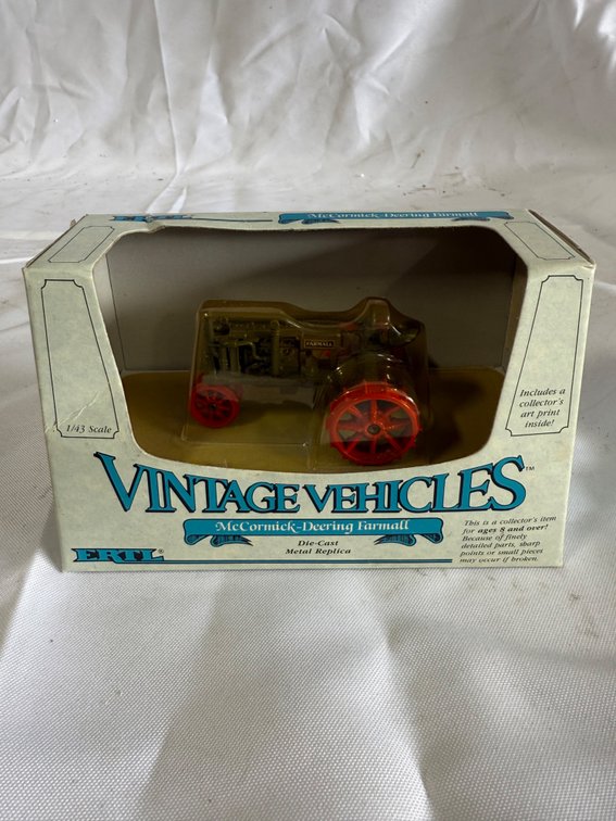 ERTL Vintage Vehicles McCormick-Deering Farmall Tractor 1/43 Scale