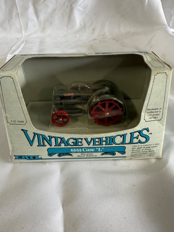 ERTL Vintage Vehicles 1929 Case "L" Tractor 1/43 Scale