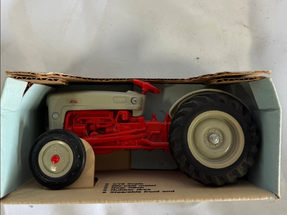 ERTL Ford NAA Golden Jubilee Tractor 1/16 Scale