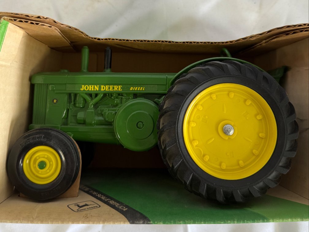 ERTL John Deere Model R Tractor 
