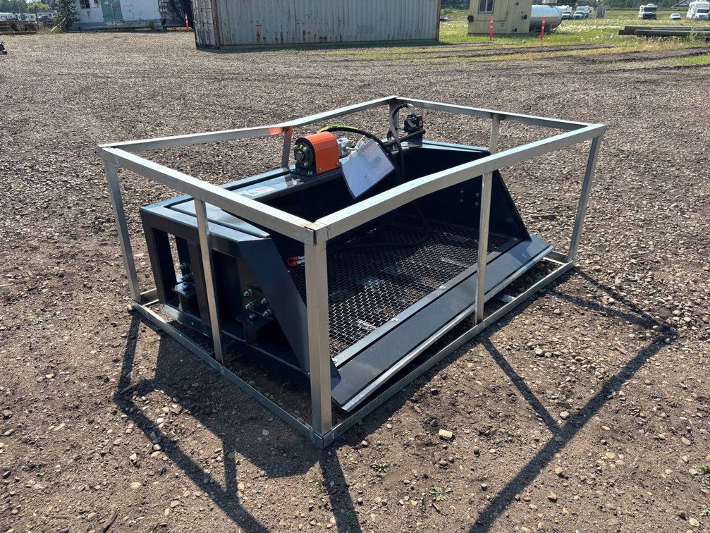 Unused 2026 Wolverine 77" Skid Steer Screening Bucket