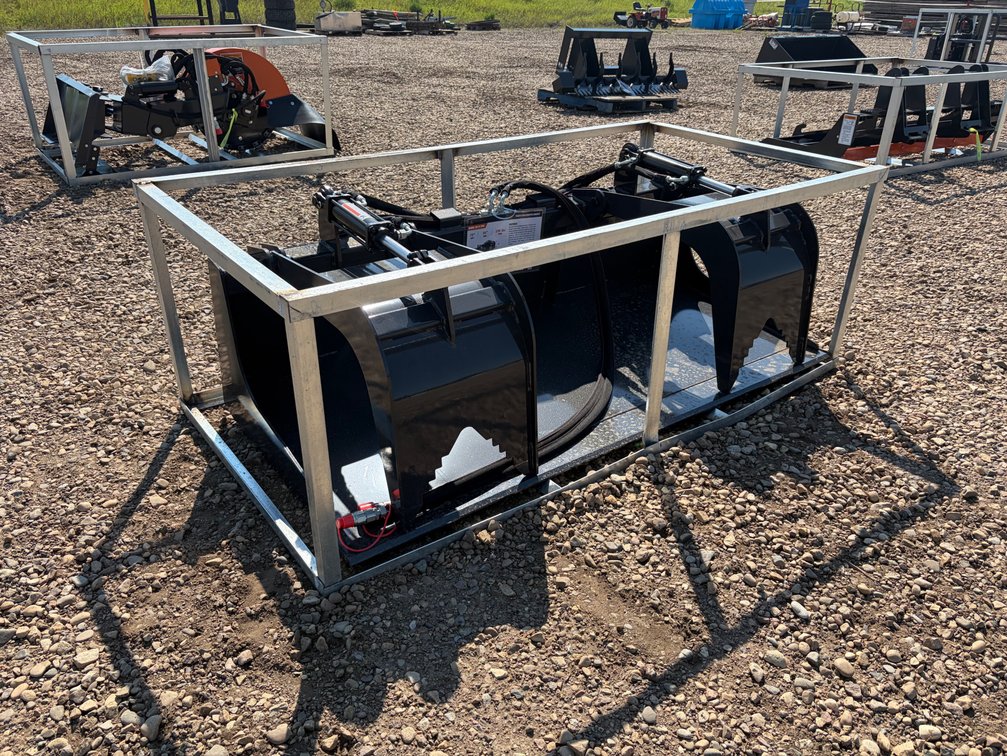 Unused 2026 Wolverine 72" Skid Steer Grapple Bucket