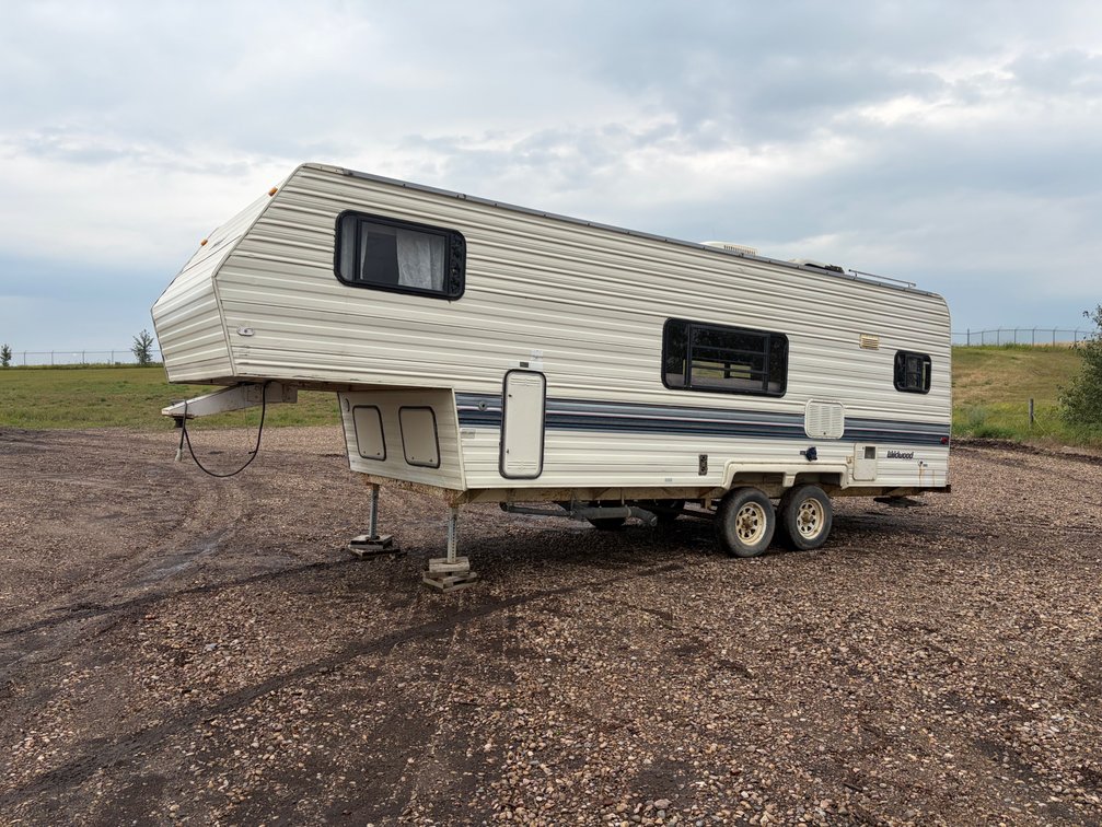 1992 Wildwood by Rockwood F1262 24' Holiday Trailer
