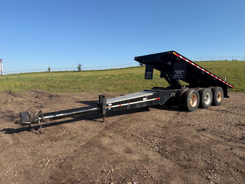 1999 Rugby 37' Tri-Axle Tridem Wheel Pup