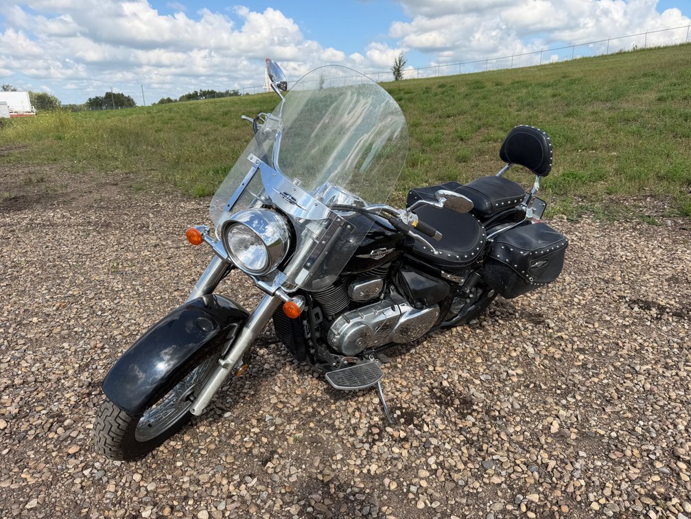 2005 Suzuki VL800 Boulevard C-50T Motorcycle