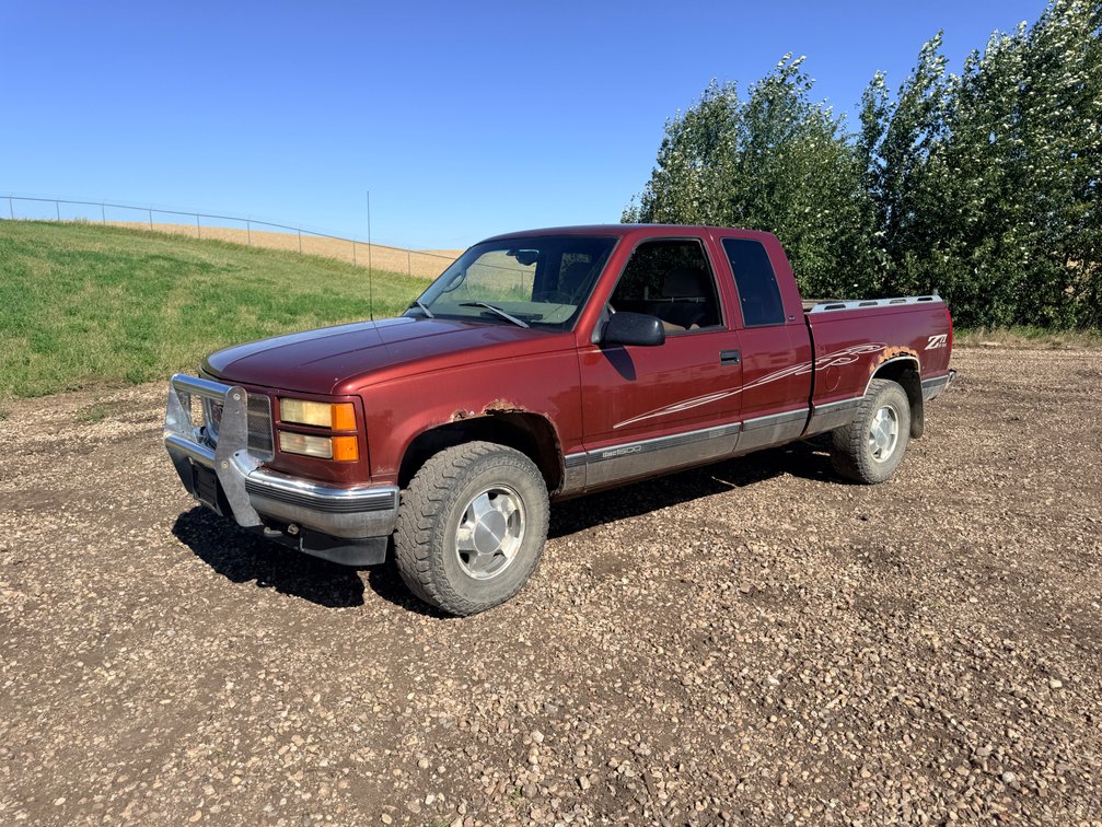 1998 GMC Sierra 4x4 Extended Cab Pick-up Truck