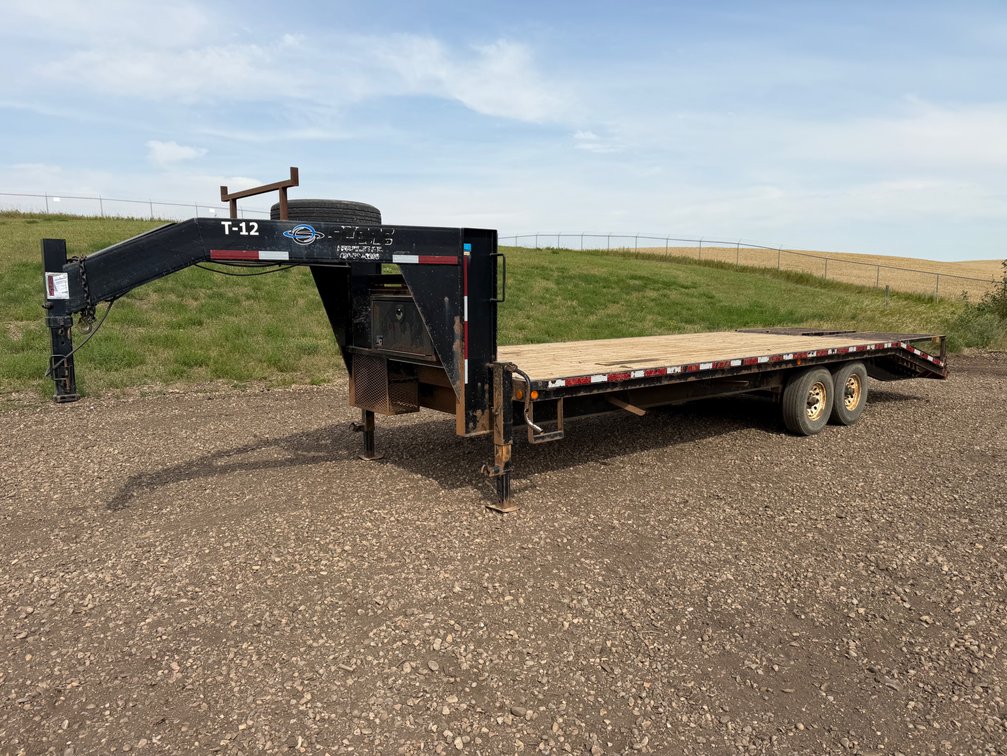2015 Custom Built 24' T/A Equipment Trailer
