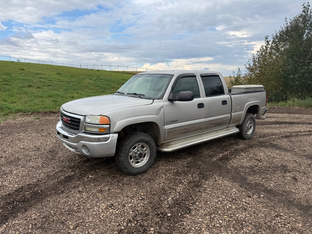 2004 GMC Sierra 2500 SLE 4x4 Crew Cab Pick-up Truck