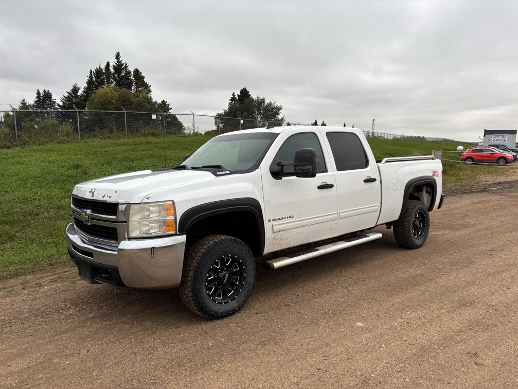 2009 Chevrolet Silverado 2500 4x4 Extended Cab Pick-up Truck
