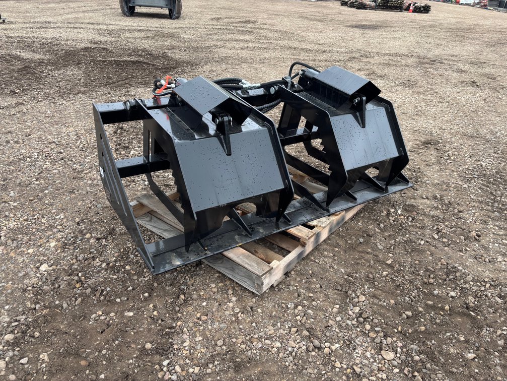 Unused 2026 GIYI 72" Skid Steer Grapple Bucket