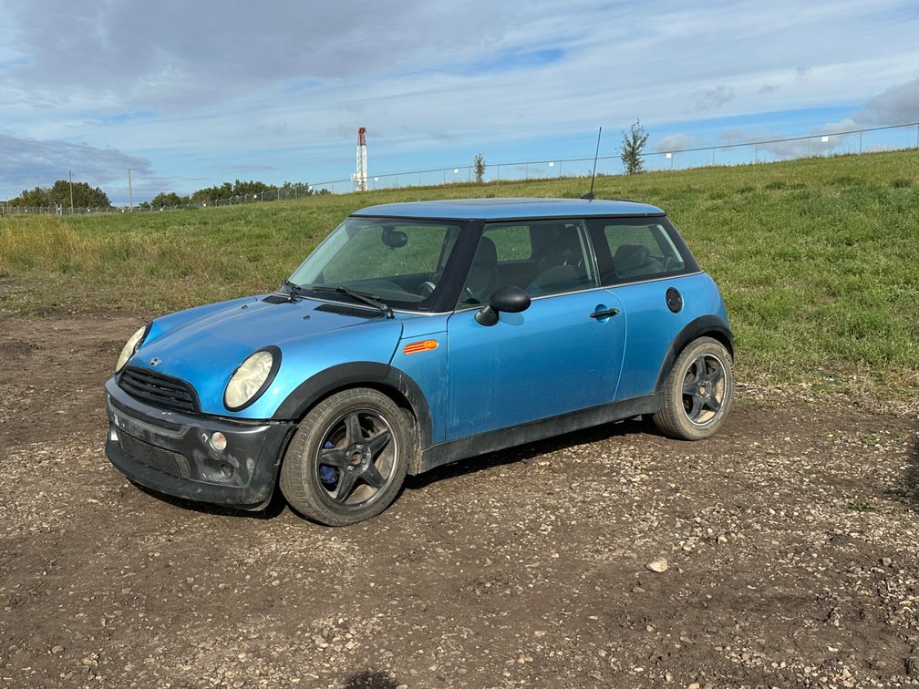 2004 Mini Cooper FWD SUV