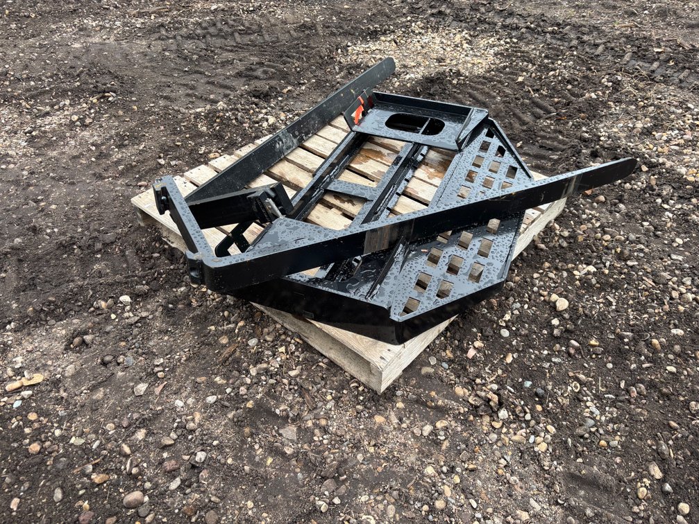 Unused 2026 GIYI 60" Skid Steer Forks