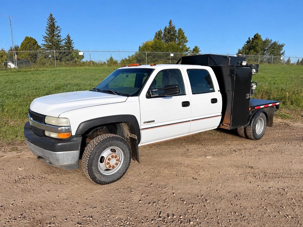 2002 Chevrolet Silverado DRW3500 4x4 Service Truck