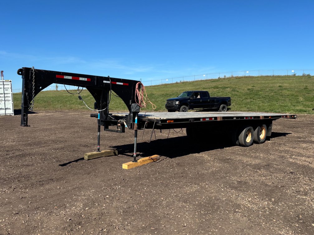 27' T/A Flatdeck Trailer