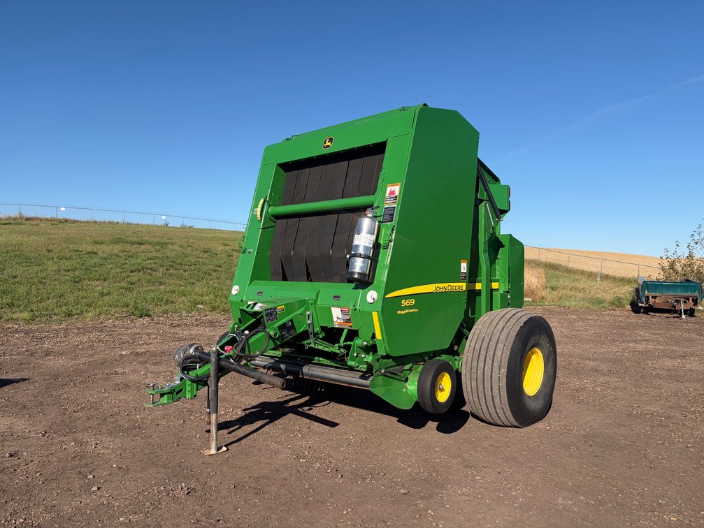 2015 John Deere 569 MegaPlus Round Baler