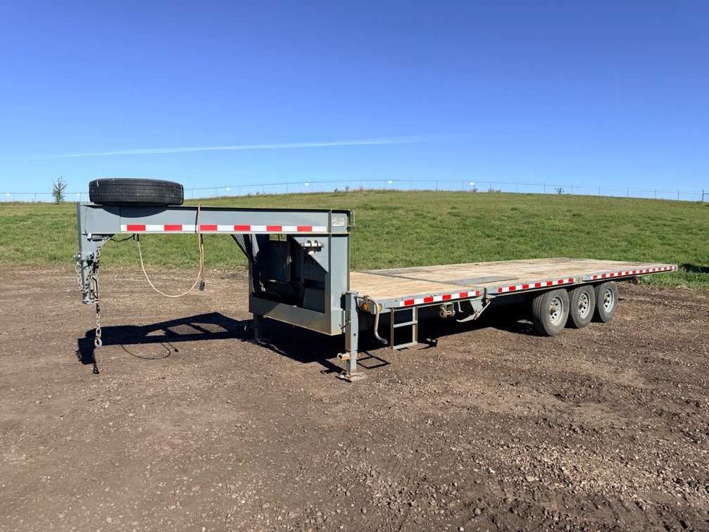 2001 Trailtech H270 36' Tri/A Equipment Trailer