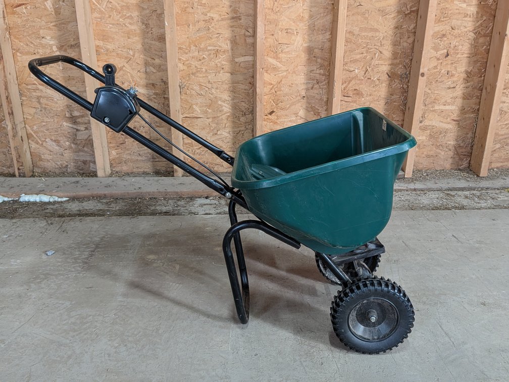 Golf Green Spreader