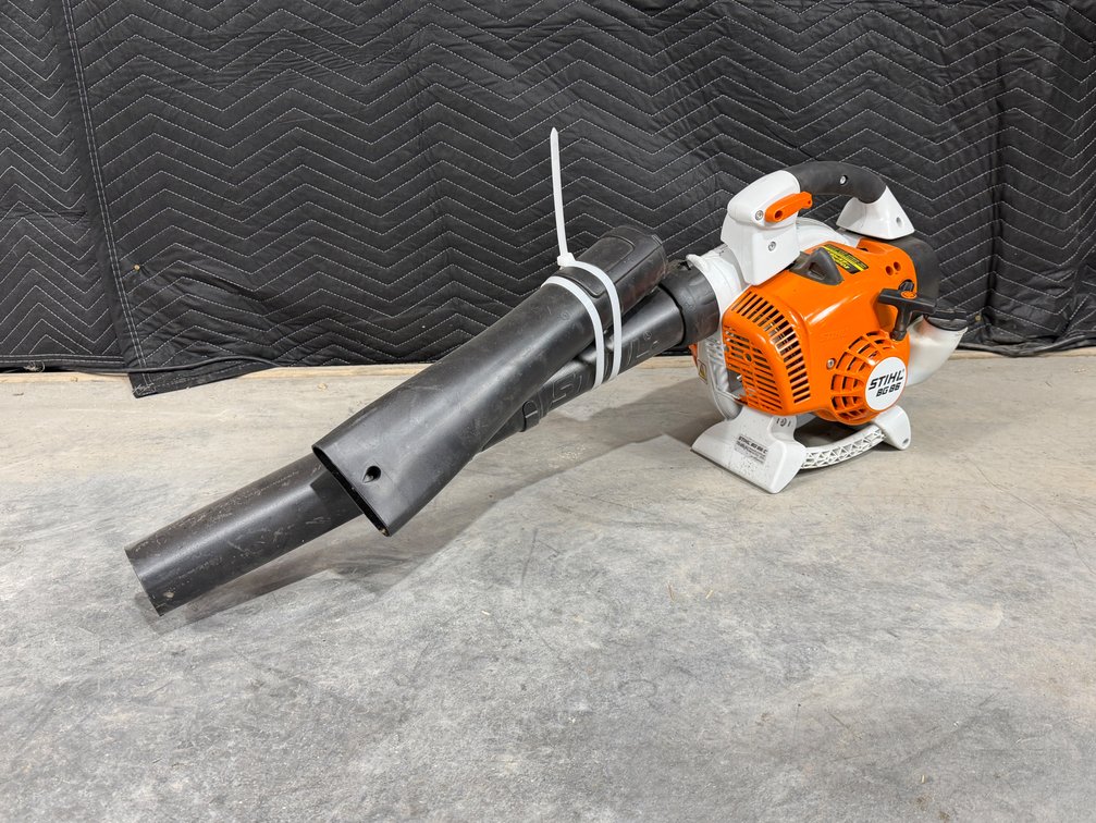 STIHL BG86 Gas Powered Handheld Leaf Blower
