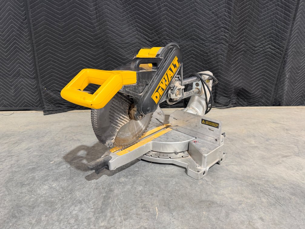 Dewalt DW708 12'' Compound Sliding Mitre Saw