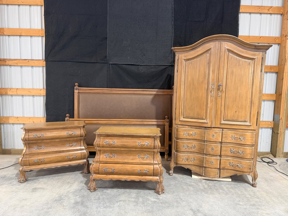 Kreiss King Bedroomm Set