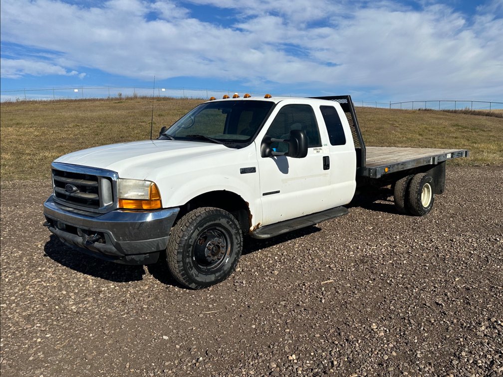 2001 Ford F-350 XLT Super Duty 4x4 Extended Cab DRW Pick-up Truck